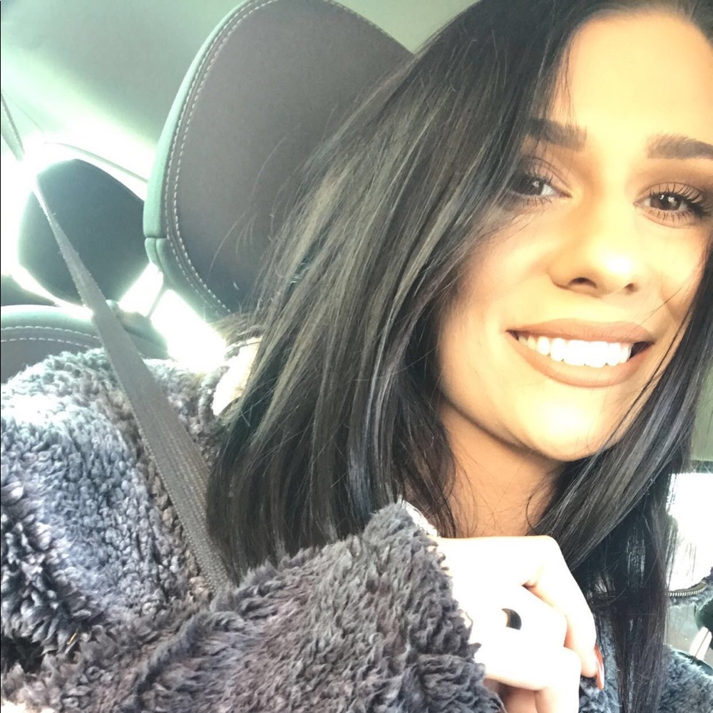 Meet your Posher, Charissa